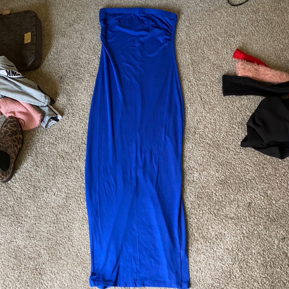 Maxi body-con dress strapless
